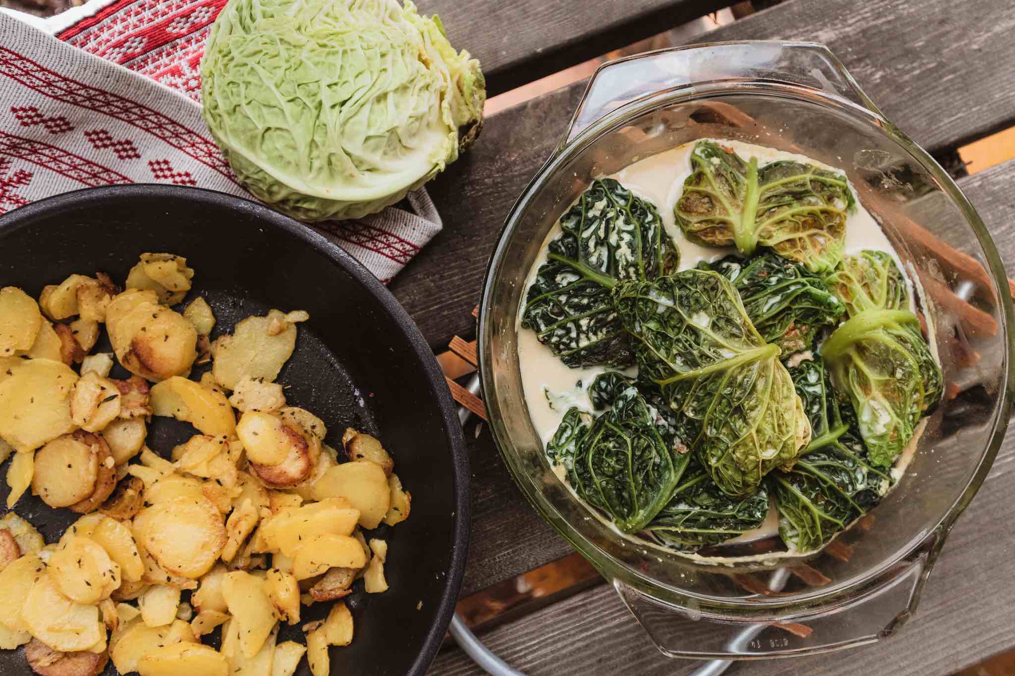 Vegane Kohlrouladen sind ein super saisonales Rezept für den Winter.