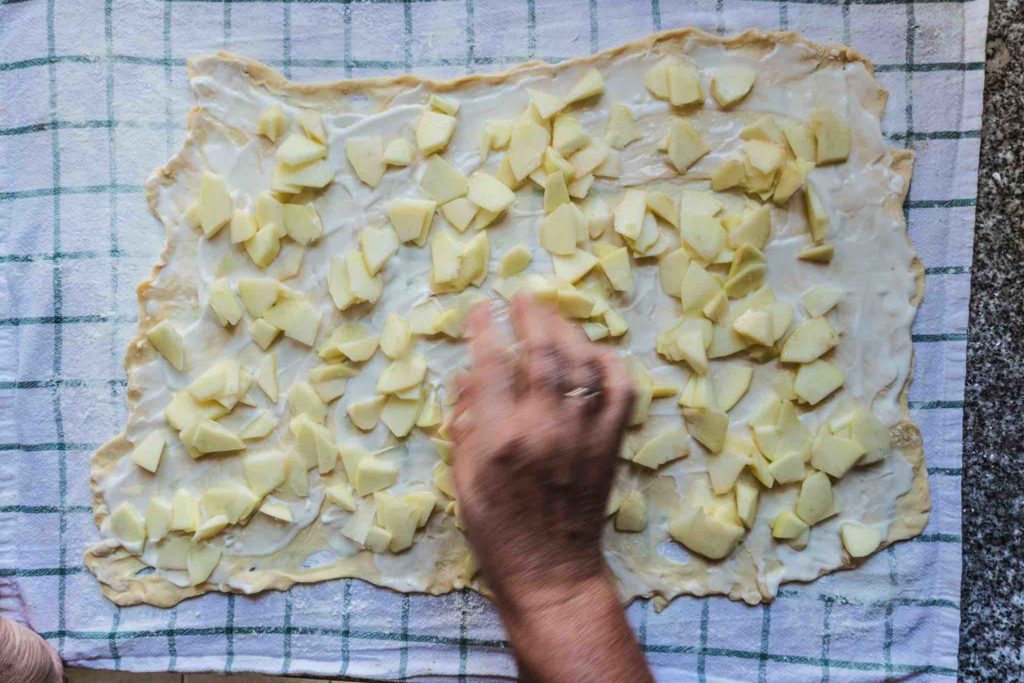 Apfelstrudel Schritt für Schritt Anleitung 
