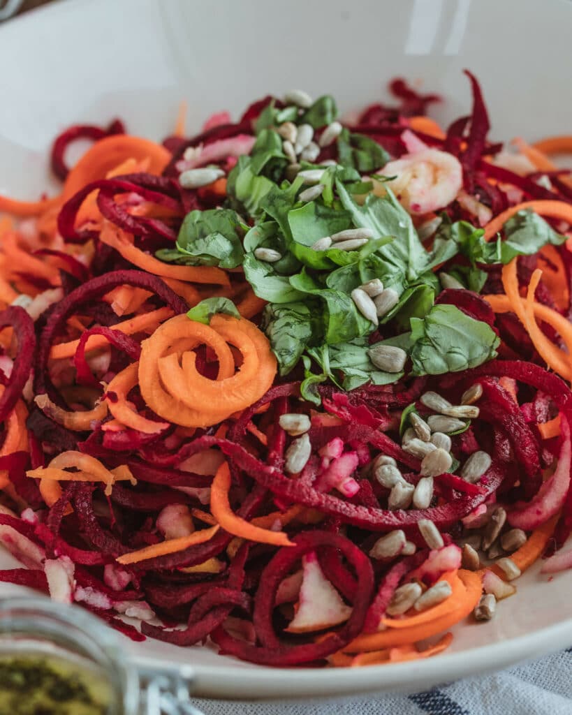 Rohkostsalat mit Rote Bete, Karotte und Apfel