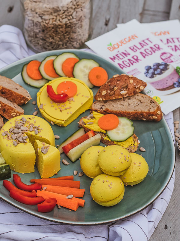 Veganen Käse selber machen: Käsebällchen